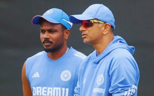 RCB vs RR: Rajasthan Royals team Head Coach Rahul Dravid and Captain Sanju Samson.