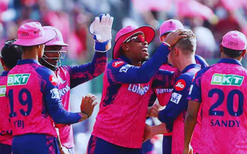 DC vs RR: Players in Rajasthan Royals IPL team jersey.